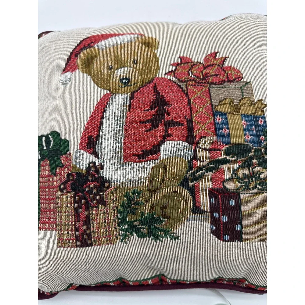 Vintage Portofino Needlepoint Christmas Throw Pillow Bear‎ with presents. 16x16